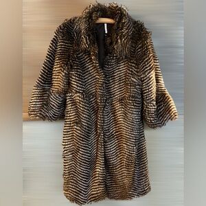 Women's Willow and Clay 3/4 Sleeve Chic Faux Fur Winter Fall Coat Jacket Size M